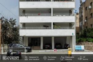 Nice 2Bd W/ Balcony and Private Parking by Sea N' Rent Hotel, Herzliya