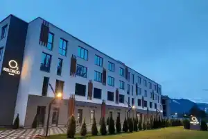 Kislorod O2 Hotel, Manzherok