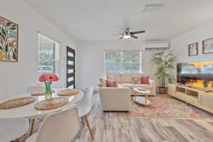 Urban Nest On 8th 4 Bedroom Home, Sarasota