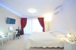 St. George Apartments and Villa with pool, Buljarica