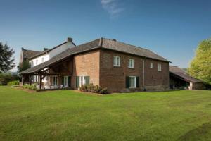 Graceful Farmhouse in with Terrace, Epen