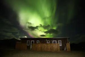 Aurora Cabins, Hofn