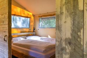 Glamping Tent in Tranquil Park, Dalfsen