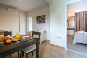 Memories Apartments, Laganas