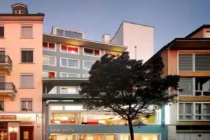 Hotel Marta - 1950’s architecture in Zurich’s vibrant old town, near main station, Zurich