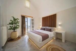 Bluewhite Suites & Villa Santorini, Pirgos