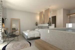 Apiro Mykonos, Mykonos City