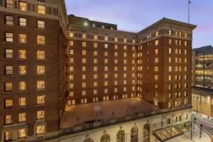 Hotel Fort, Curio Collection by Hilton, Des Moines