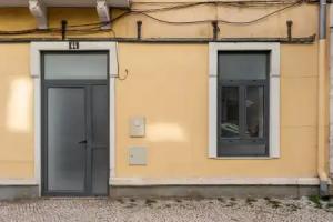 Altido Stylish Arroios 2-Br Flat, 20 Min To Centre Apartments, Lisbon
