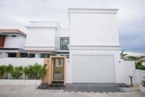 Exquisite Pool Villa I, Jomtien Beach