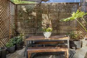 Spanish Revival Charm in Silver Lake w/ Patio, BBQ & Walkable Location Maltman Manor by Avantstay Tourist base, Los Angeles