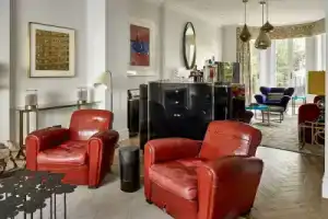 Kingly Kensington Tourist base, London