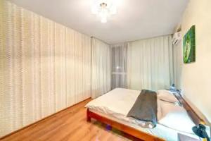 Apartment Predslavinskaya 57-84, Kiev