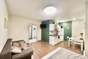 Apartments on Golovnina Boulevard 10, St. Petersburg