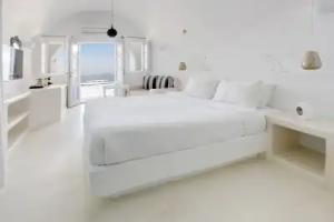Infinity Suites and Dana Villas, Firostefani