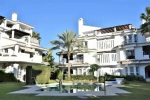 Easy Parking Poolside 2 Bedroom F-5, Marbella