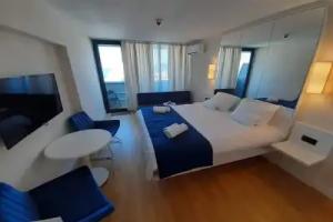 Apartment with view of the sea and city, Batumi
