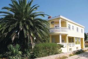 Awesome Home in Zadar With Wifi and 2 Bedrooms, Kozino