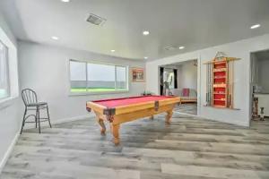 Stylish Basecamp 6850' Near Downtown!, Williams