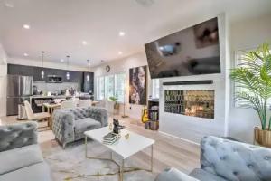 Luxury Smart Home 1 Mi to Mercedes-benz Stadium! Apartments, Atlanta