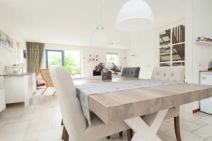 Holiday Home in Schoorl with Fenced Garden near Dunes, Bergen