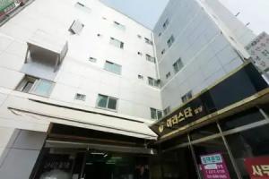 TRIPSTAY Myeongdong, Seoul