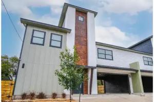 Amazing 3BR 2BA Only 5 Mins From Downtown Apartments, San Antonio