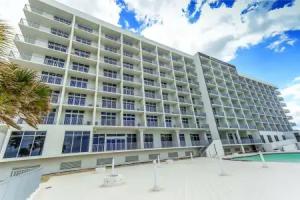 Holiday Inn Express & Suites Panama City Beach - Beachfront by IHG, Panama City
