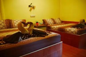 Mata Guesthouse, Kood