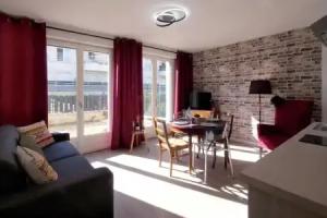 Amazing Duplex With Sauna 1br/4p in the Heart of, Close to Paris Apartments, Orly