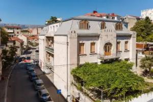 Flos Luxury Rooms, Split