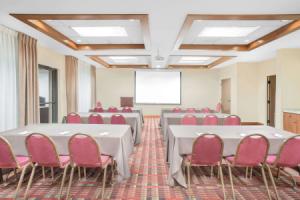 Ramada by Wyndham Denver International Airport, Denver