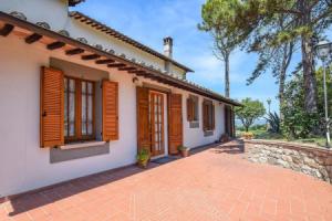 Awesome Home in Collescipoli With Outdoor Swimming Pool, Wifi and 1 Bedrooms, Terni