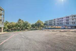 River Hippie Rrc A302 2 Bedroom Condo by RedAwning, New Braunfels
