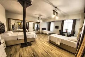 Atilla's Getaway, Selcuk