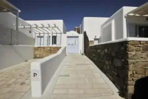 Ivi Mykonean Suites, Ornos