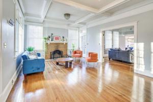 1 Mi to Dtwn: Welcoming Home w/ Yard Tourist base, Macon