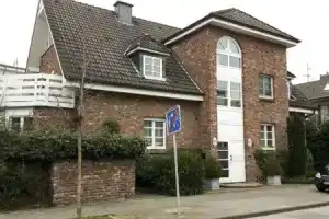 Tolstov Aparments - 1 und 2 Zimmer Wohnungen - 20 Min Messe DUS Hotel, Neuss