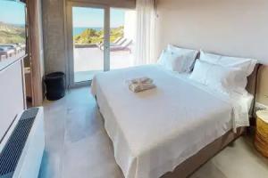 Stunning Home in Gazi, Heraklio With 3 Bedrooms, Wifi and Outdoor Swimming Pool, Agia Pelagia