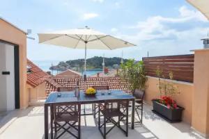 Luxury , sea view in the city center Hotel, Makarska
