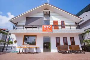 OYO 882 Lucky Hotel, Hue