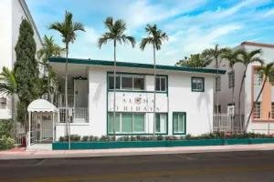 Aloha Fridays Apartments, Miami Beach