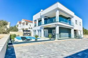 Sunny by the Sea - App4 Hotel, Donje Petrcane