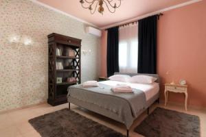 Villa - 1st Floor, Ixia
