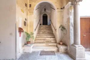 Real Umberto Apartments by WonderfuI Italy, Palermo