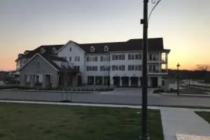 The Inn at Meadowbrook, Overland Park