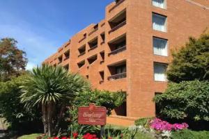 Embassy Inn, Victoria