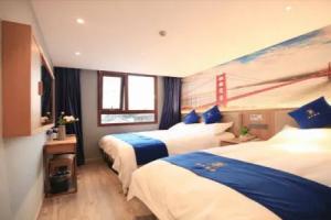 Super 8 Plus Hotel (Beijing Tiananmen Square Qianmen Pedestrian Street), Beijing