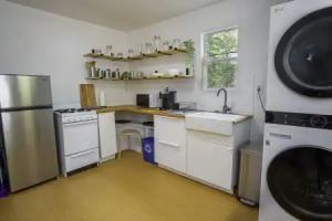 Serene 2br/1ba Residence in Peaceful Tourist base, San Antonio