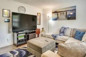 8 Mi to Dtwn: Family Home w/ Yard! Tourist base, Indianapolis